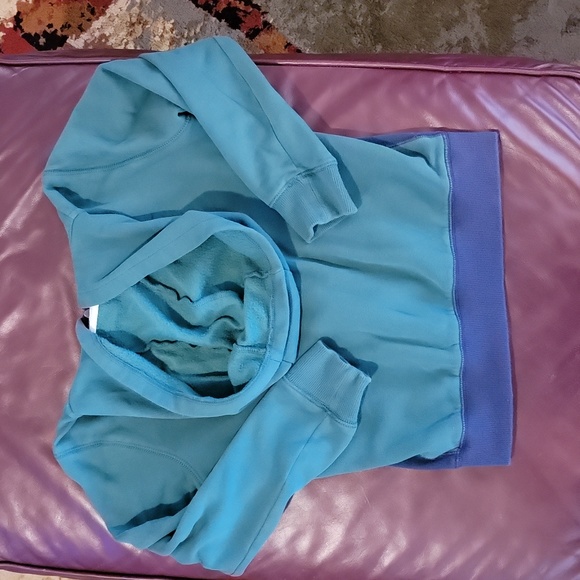 Carters French Terry, zip, hooded,  front slide pocket, jacket. Boys 10. - Picture 3 of 3